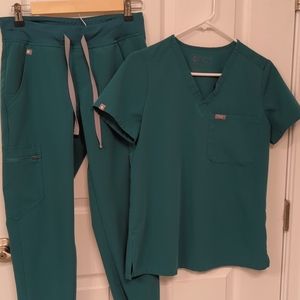 Figs scrubs xs hunter green